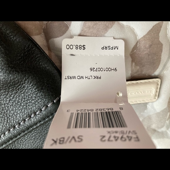 Brand New Coach Wristlet - Picture 4 of 7